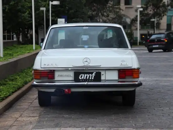 MERCEDES-BENZ-240 D-3.0 DIESEL 4P AUTOMÁTICO MERCEDES-BENZ-240 D-1976