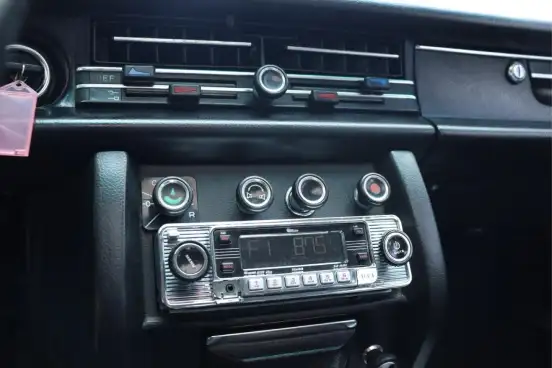 MERCEDES-BENZ-240 D-1976