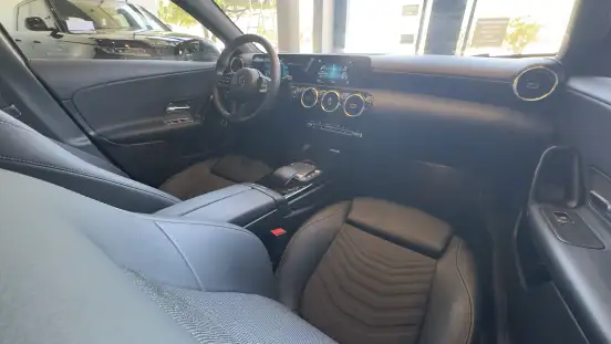MERCEDES-BENZ-A 200-2020