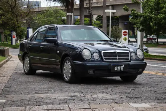 MERCEDES-BENZ E 320 3.2 ELEGANCE V6 GASOLINA 4P AUTOMÁTICO MERCEDES-BENZ E 320 3.2 ELEGANCE V6 GASOLINA 4P AUTOMÁTICO