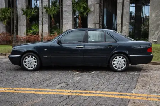 MERCEDES-BENZ-E 320-3.2 ELEGANCE V6 GASOLINA 4P AUTOMÁTICO MERCEDES-BENZ-E 320-1997