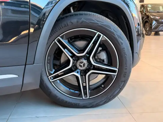 MERCEDES-BENZ-GLA 200-2024