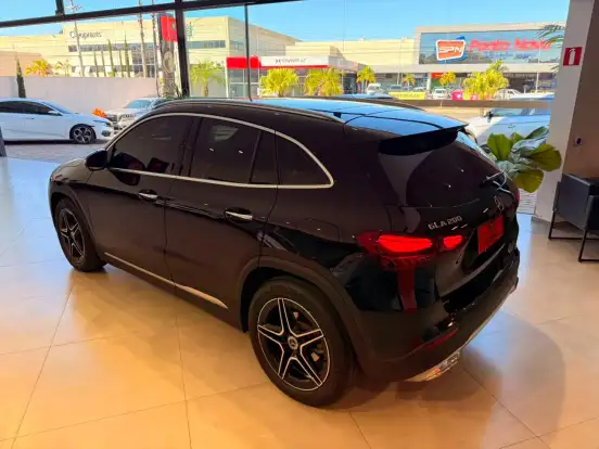 MERCEDES-BENZ-GLA 200-2024