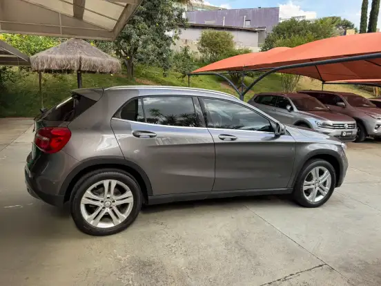 MERCEDES-BENZ-GLA 200-1.6 CGI ADVANCE 16V TURBO FLEX 4P AUTOMÁTICO MERCEDES-BENZ-GLA 200-2017