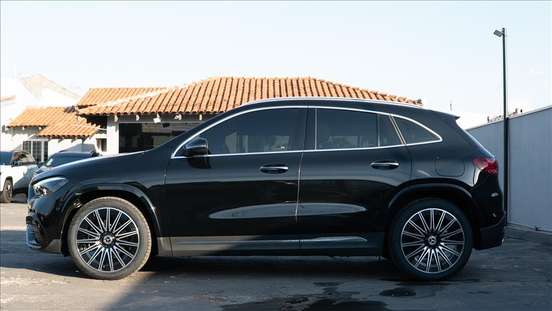 MERCEDES-BENZ-GLA 200-2025