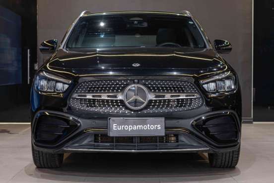 MERCEDES-BENZ-GLA 200-2025