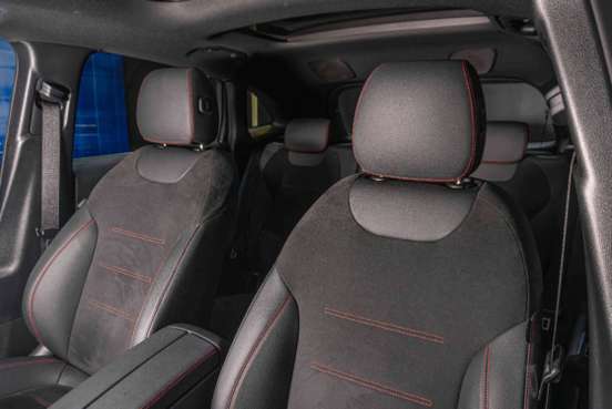 MERCEDES-BENZ-GLA 200-2025
