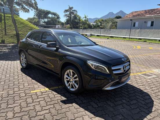 MERCEDES-BENZ-GLA 200-2016