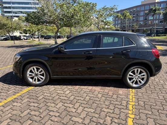 MERCEDES-BENZ-GLA 200-2016