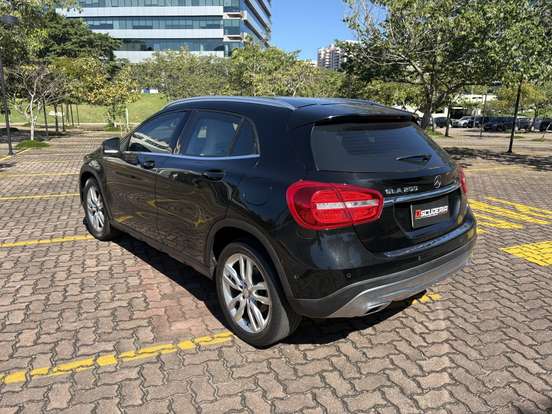 MERCEDES-BENZ-GLA 200-1.6 CGI ADVANCE 16V TURBO FLEX 4P AUTOMÁTICO MERCEDES-BENZ-GLA 200-2016