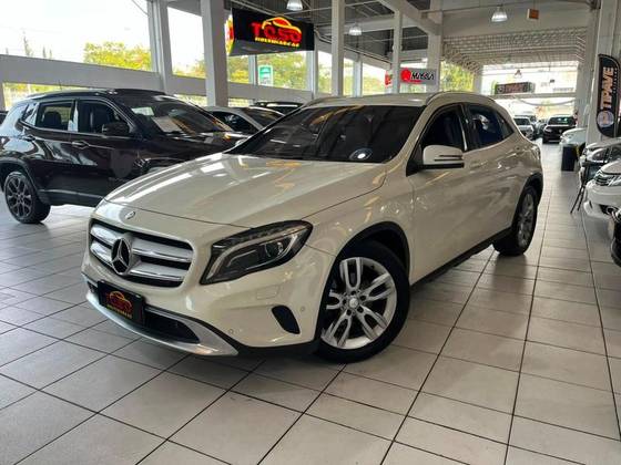 MERCEDES-BENZ GLA 200 1.6 CGI ADVANCE 16V TURBO GASOLINA 4P AUTOMÁTICO