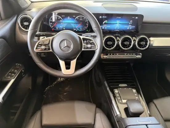 MERCEDES-BENZ-GLB 200-2020
