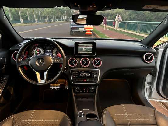 MERCEDES-BENZ-CLASSE A-1.6 200 TURBO URBAN GASOLINA 4P AUTOMATIZADO MERCEDES-BENZ-CLASSE A-2014