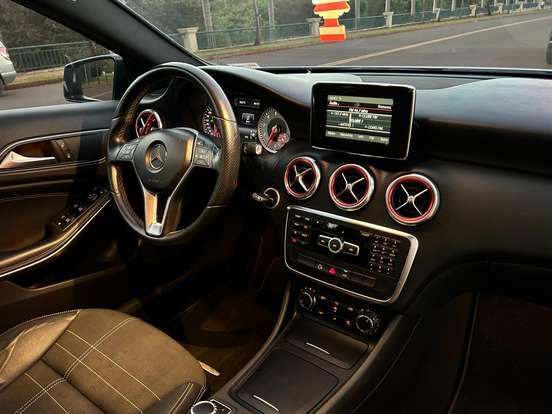 MERCEDES-BENZ-CLASSE A-1.6 200 TURBO URBAN GASOLINA 4P AUTOMATIZADO MERCEDES-BENZ-CLASSE A-2014