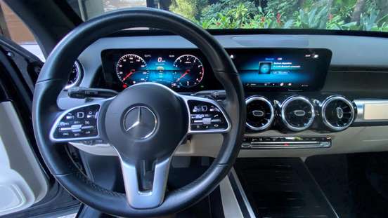 MERCEDES-BENZ-GLB 200-2021