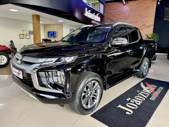 MITSUBISHI L200 TRITON 2.4 16V TURBO DIESEL SPORT HPE-S CD 4P 4X4 AUTOMÁTICO MITSUBISHI L200 TRITON 2.4 16V TURBO DIESEL SPORT HPE-S CD 4P 4X4 AUTOMÁTICO