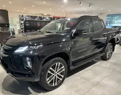 MITSUBISHI L200 TRITON 2.4 16V TURBO DIESEL SPORT HPE-S URBAN CD 4P 4X4 AUTOMÁTICO MITSUBISHI L200 TRITON 2.4 16V TURBO DIESEL SPORT HPE-S URBAN CD 4P 4X4 AUTOMÁTICO