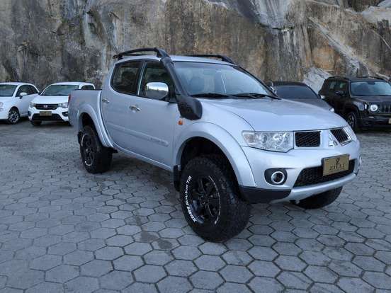 MITSUBISHI-L200 TRITON-3.2 HPE 4X4 CD 16V TURBO INTERCOOLER DIESEL 4P AUTOMÁTICO MITSUBISHI-L200 TRITON-2012