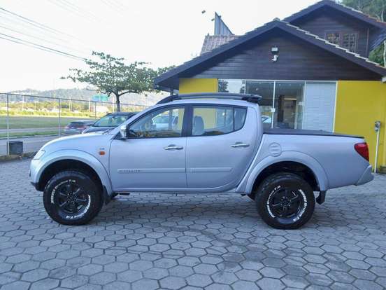 MITSUBISHI-L200 TRITON-3.2 HPE 4X4 CD 16V TURBO INTERCOOLER DIESEL 4P AUTOMÁTICO MITSUBISHI-L200 TRITON-2012