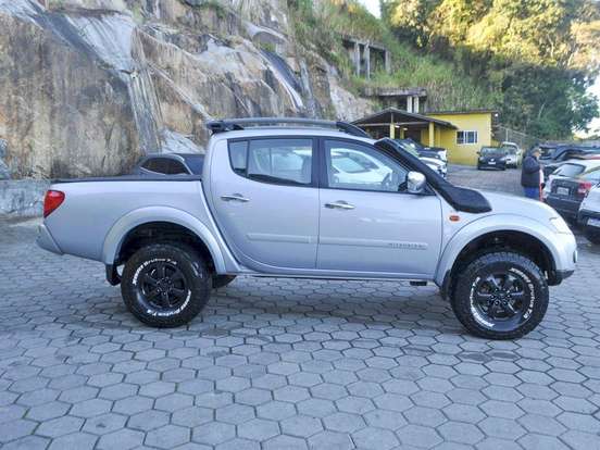 MITSUBISHI-L200 TRITON-3.2 HPE 4X4 CD 16V TURBO INTERCOOLER DIESEL 4P AUTOMÁTICO MITSUBISHI-L200 TRITON-2012