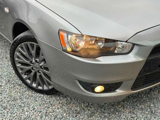 MITSUBISHI-LANCER-2019