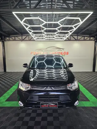 MITSUBISHI OUTLANDER 2.0 16V GASOLINA 4P AUTOMÁTICO MITSUBISHI OUTLANDER 2.0 16V GASOLINA 4P AUTOMÁTICO