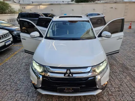 MITSUBISHI-OUTLANDER-2.2 4X4 16V DIESEL 4P AUTOMÁTICO MITSUBISHI-OUTLANDER-2018
