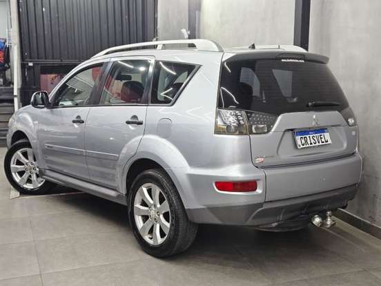 MITSUBISHI-OUTLANDER-2010