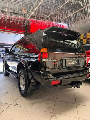 MITSUBISHI-PAJERO-2001