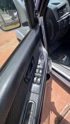 MITSUBISHI-PAJERO TR4-2012