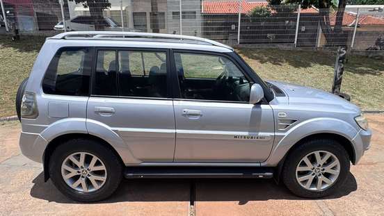 MITSUBISHI-PAJERO TR4-2012