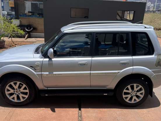 MITSUBISHI-PAJERO TR4-2.0 4X2 16V 140CV FLEX 4P AUTOMÁTICO MITSUBISHI-PAJERO TR4-2012