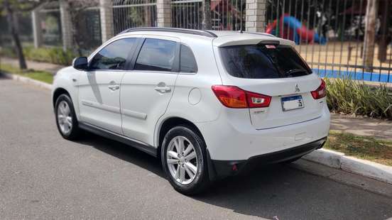 MITSUBISHI-ASX-2012