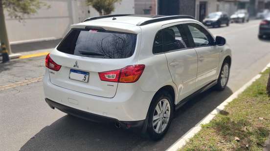 MITSUBISHI-ASX-2012