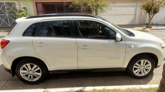 MITSUBISHI-ASX-2012