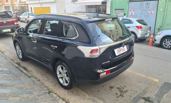 MITSUBISHI-OUTLANDER-3.0 GT 4X4 V6 24V GASOLINA 4P AUTOMÁTICO MITSUBISHI-OUTLANDER-2015