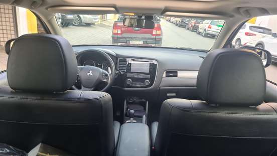 MITSUBISHI-OUTLANDER-2015