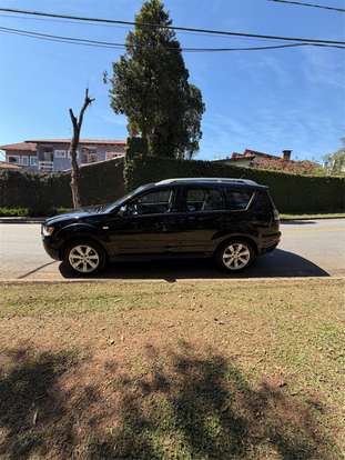 MITSUBISHI-OUTLANDER-2010