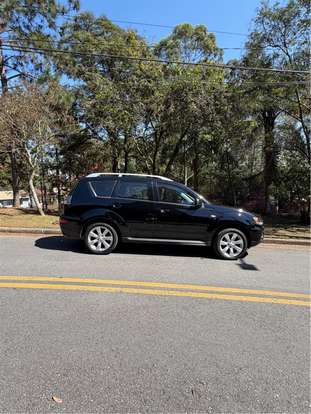 MITSUBISHI-OUTLANDER-2010
