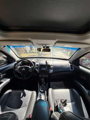MITSUBISHI-OUTLANDER-2010