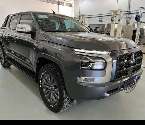 MITSUBISHI-TRITON-2025