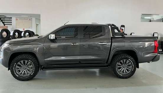 MITSUBISHI-TRITON-2025