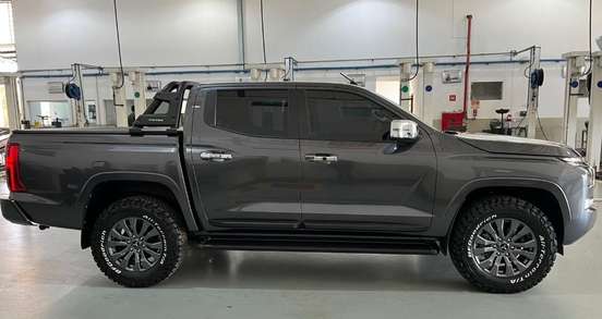 MITSUBISHI-TRITON-2025