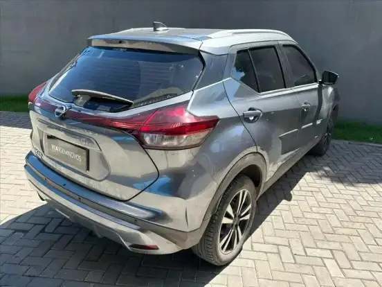 NISSAN-KICKS PLAY-2025