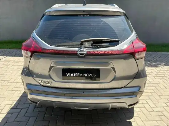 NISSAN-KICKS PLAY-2025