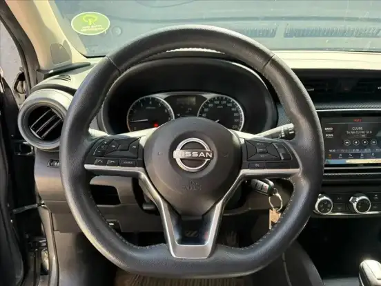 NISSAN-KICKS PLAY-2025