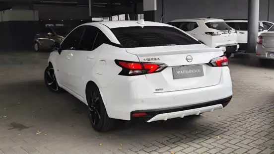 NISSAN-VERSA-2023