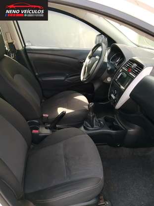 NISSAN-VERSA-2018