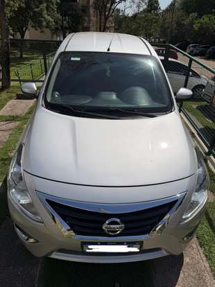 NISSAN-VERSA-2016