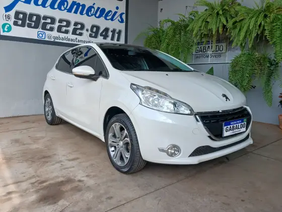 PEUGEOT 208 1.6 GRIFFE 16V FLEX 4P AUTOMÁTICO PEUGEOT 208 1.6 GRIFFE 16V FLEX 4P AUTOMÁTICO